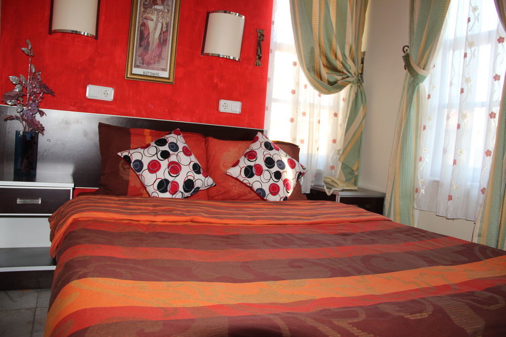Kaleici Lodge Aparts Antalya Bagian luar foto
